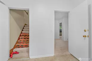 708 Warren Ave N, Seattle, WA 98109 - Photo 4