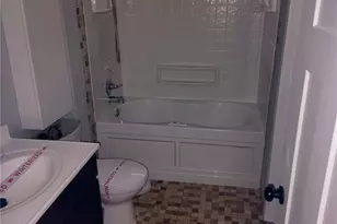 110 SW 116th St, Seattle, WA 98146 - Photo 4