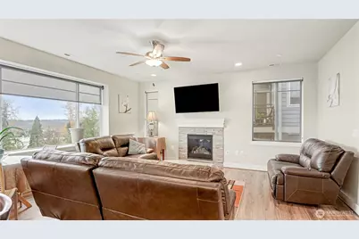 20403 93rd Place S #902, Kent, WA 98031 - Photo 6