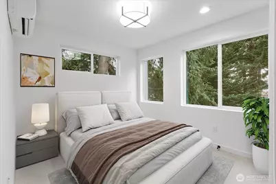 10734 Interlake Avenue N, Seattle, WA 98133 - Photo 14