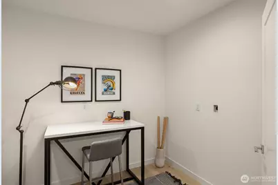 9221 Densmore Avenue N, Seattle, WA 98103 - Photo 24