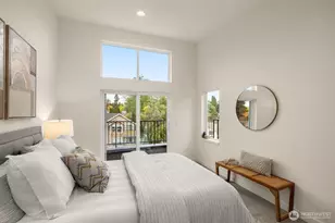 9221 Densmore Ave N, Seattle, WA 98103 - Photo 14