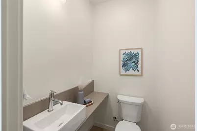 9221 Densmore Avenue N, Seattle, WA 98103 - Photo 22