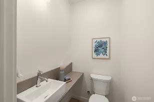 9221 Densmore Ave N, Seattle, WA 98103 - Photo 22