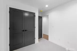 10734 Interlake Ave N, Seattle, WA 98133 - Photo 12