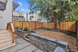 10734 Interlake Ave N, Seattle, WA 98133 - Photo 16