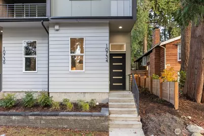 10734 Interlake Avenue N, Seattle, WA 98133 - Photo 2