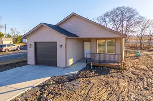 419 5th Ave, Soap Lake, WA 98851 - Photo 1
