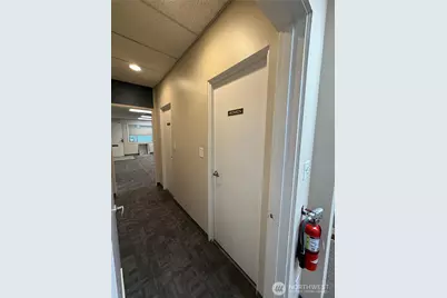 111 Harrison St W, Seattle, WA 98119 - Photo 14