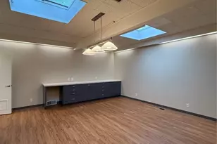 111 Harrison St W, Seattle, WA 98119 - Photo 10