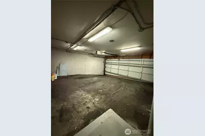 111 Harrison St W, Seattle, WA 98119 - Photo 24