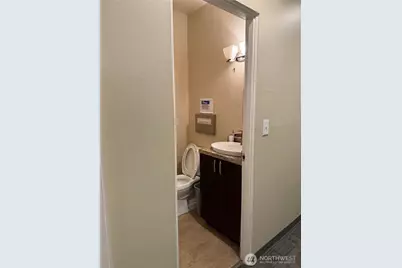 111 Harrison St W, Seattle, WA 98119 - Photo 12