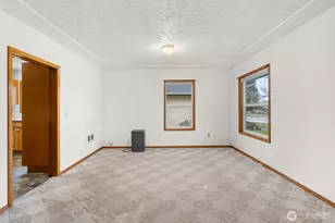 506 E Locust St, Centralia, WA 98531 - Photo 8