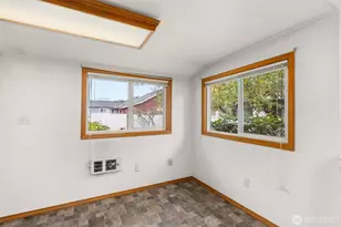 506 E Locust St, Centralia, WA 98531 - Photo 12