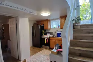 6007 25th Ave NE, Seattle, WA 98115 - Photo 4