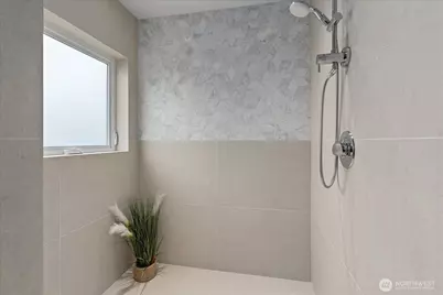 4222 Meridian Avenue N, Seattle, WA 98103 - Photo 16