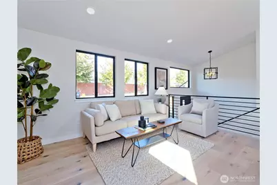 7716 32nd Avenue SW, Seattle, WA 98126 - Photo 2