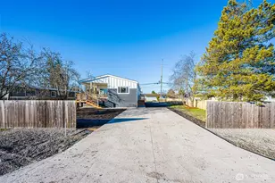 225 N Matriotti Ave, Sequim, WA 98382 - Photo 1