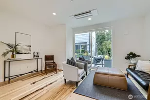 511 Howe St, Seattle, WA 98109 - Photo 4