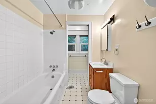 132 30th Ave, Seattle, WA 98122 - Photo 8