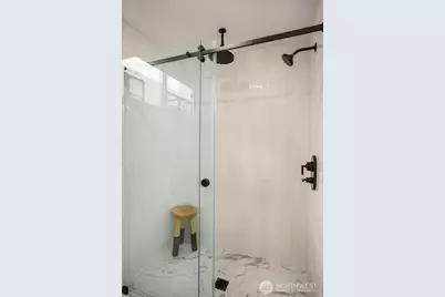 916 A 15th Avenue, Seattle, WA 98122 - Photo 6