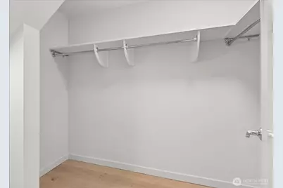 4222 Meridian Avenue N, Seattle, WA 98103 - Photo 24