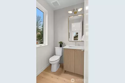 4222 Meridian Avenue N, Seattle, WA 98103 - Photo 12