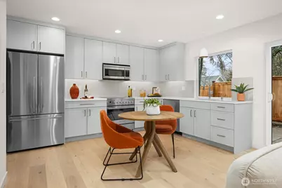 4224 Meridian Avenue N, Seattle, WA 98103 - Photo 6