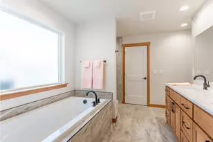 811 N Newport Loop, East Wenatchee, WA 98802 - Photo 26