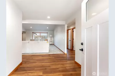 811 N Newport Loop, East Wenatchee, WA 98802 - Photo 4