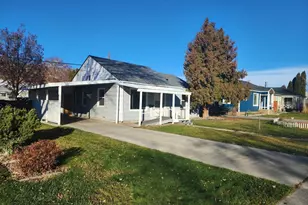 1229 C St SW, Ephrata, WA 98823 - Photo 2