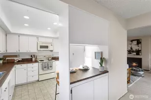 11025 Glen Acres Dr S, Seattle, WA 98168 - Photo 8