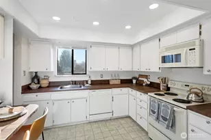 11025 Glen Acres Dr S, Seattle, WA 98168 - Photo 6