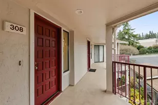 9920 NE 119th St, Kirkland, WA 98034 - Photo 2