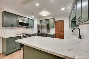 12712 NE 120th St, Kirkland, WA 98034 - Photo 14