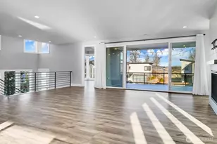 1113 N 39th Ct, Renton, WA 98056 - Photo 4