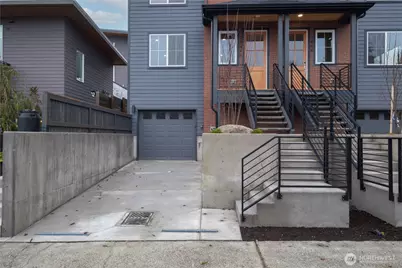 2844 B 22nd Avenue W, Seattle, WA 98199 - Photo 2