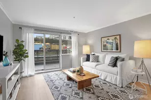 321 10th Ave S, Seattle, WA 98104 - Photo 2