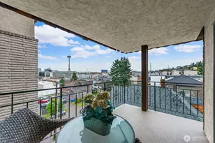 610 Aloha St, Seattle, WA 98109 - Photo 22