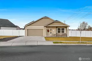 502 N Montana St, Moses Lake, WA 98837 - Photo 1