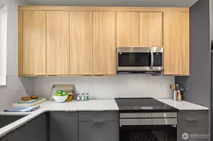 713 B N 70th St, Seattle, WA 98103 - Photo 10