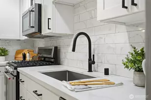 11024 SE 27th Pl, Bellevue, WA 98004 - Photo 18