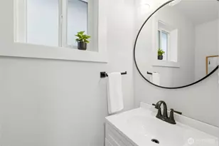 11024 SE 27th Pl, Bellevue, WA 98004 - Photo 16