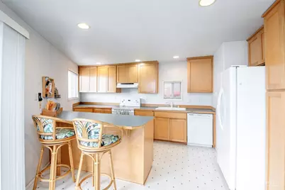 2711 Day Island Boulevard W, University Place, WA 98466 - Photo 14