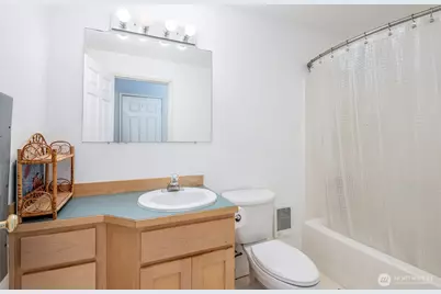 2711 Day Island Boulevard W, University Place, WA 98466 - Photo 16