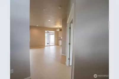 215 Poplar Street NE, Royal City, WA 99357 - Photo 2