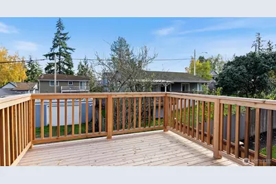 3205 19th Street #B, Everett, WA 98201 - Photo 2