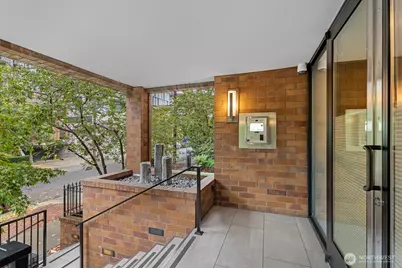 905 Cherry Street #601, Seattle, WA 98104 - Photo 2