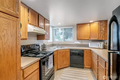 15141 Sunwood Boulevard #EE11, Tukwila, WA 98188 - Photo 4