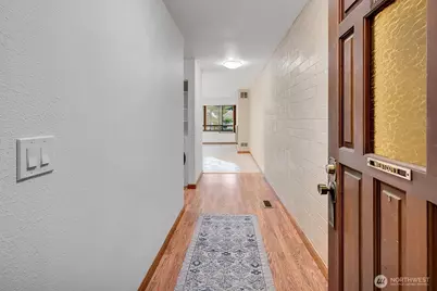 11019 B Glen Acres Drive S, Seattle, WA 98168 - Photo 8